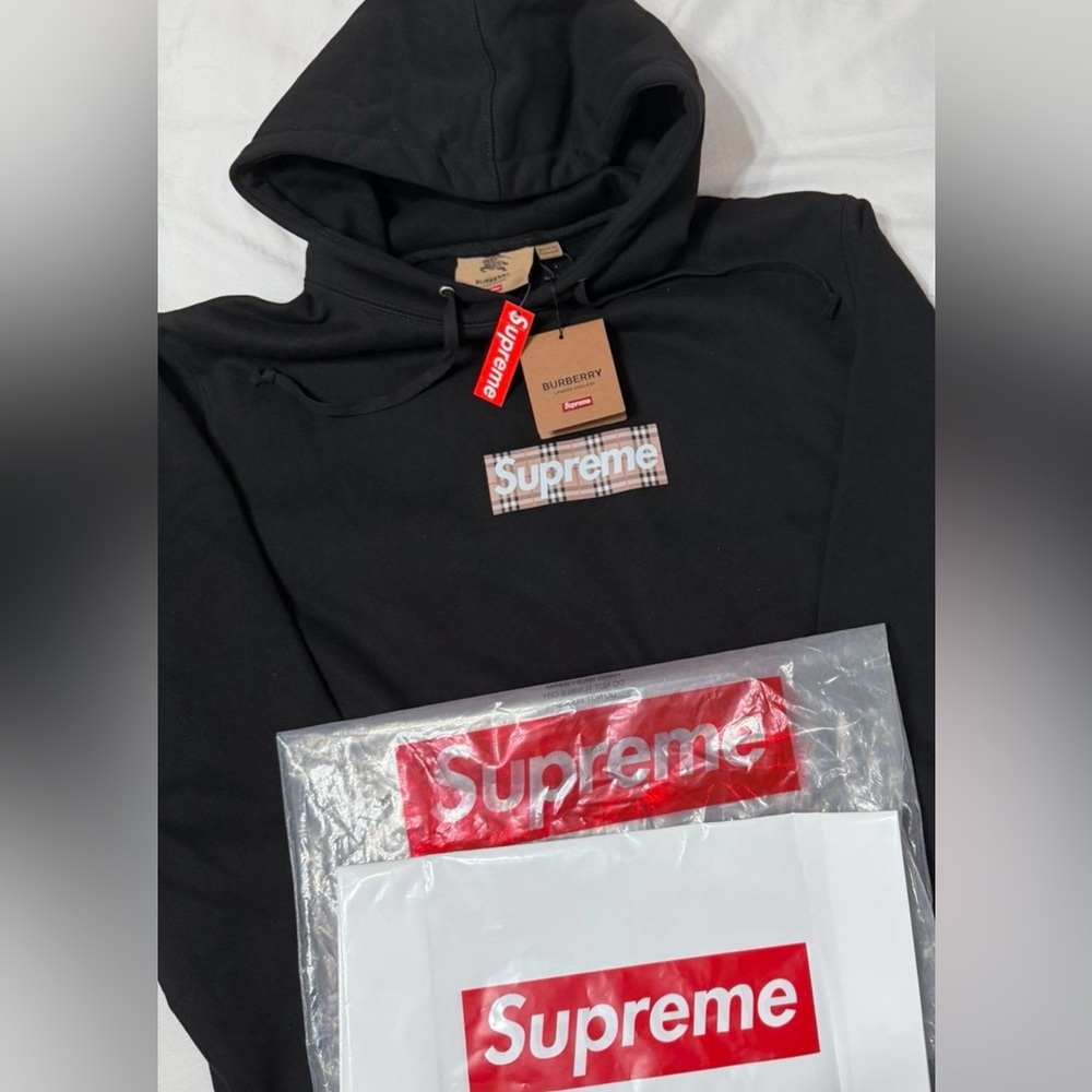Supreme Burberry Box Logo Hoodie